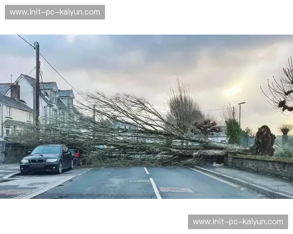 气象部门提示，本周末英格兰北部多场比赛可能受到强风影响